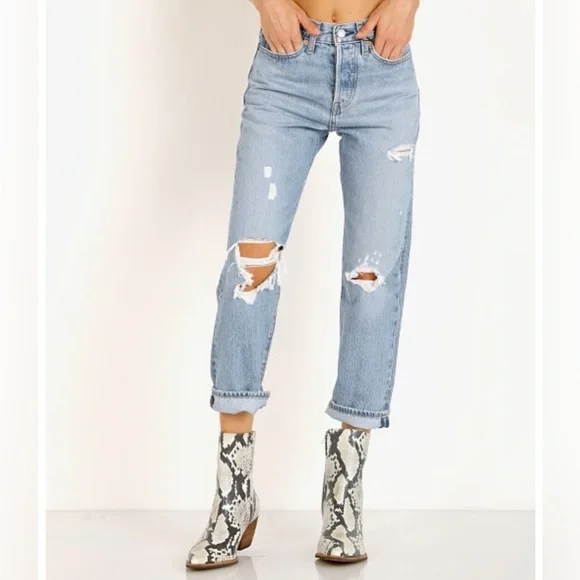 Levi’s Wedgie Straight Premium Authentically Yours Wash High Rise Jeans Size 29 - Picture 2 of 11